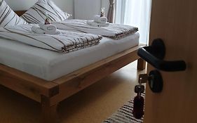 i24rooms - Gästezimmer, FeWo mit eigenem Garten