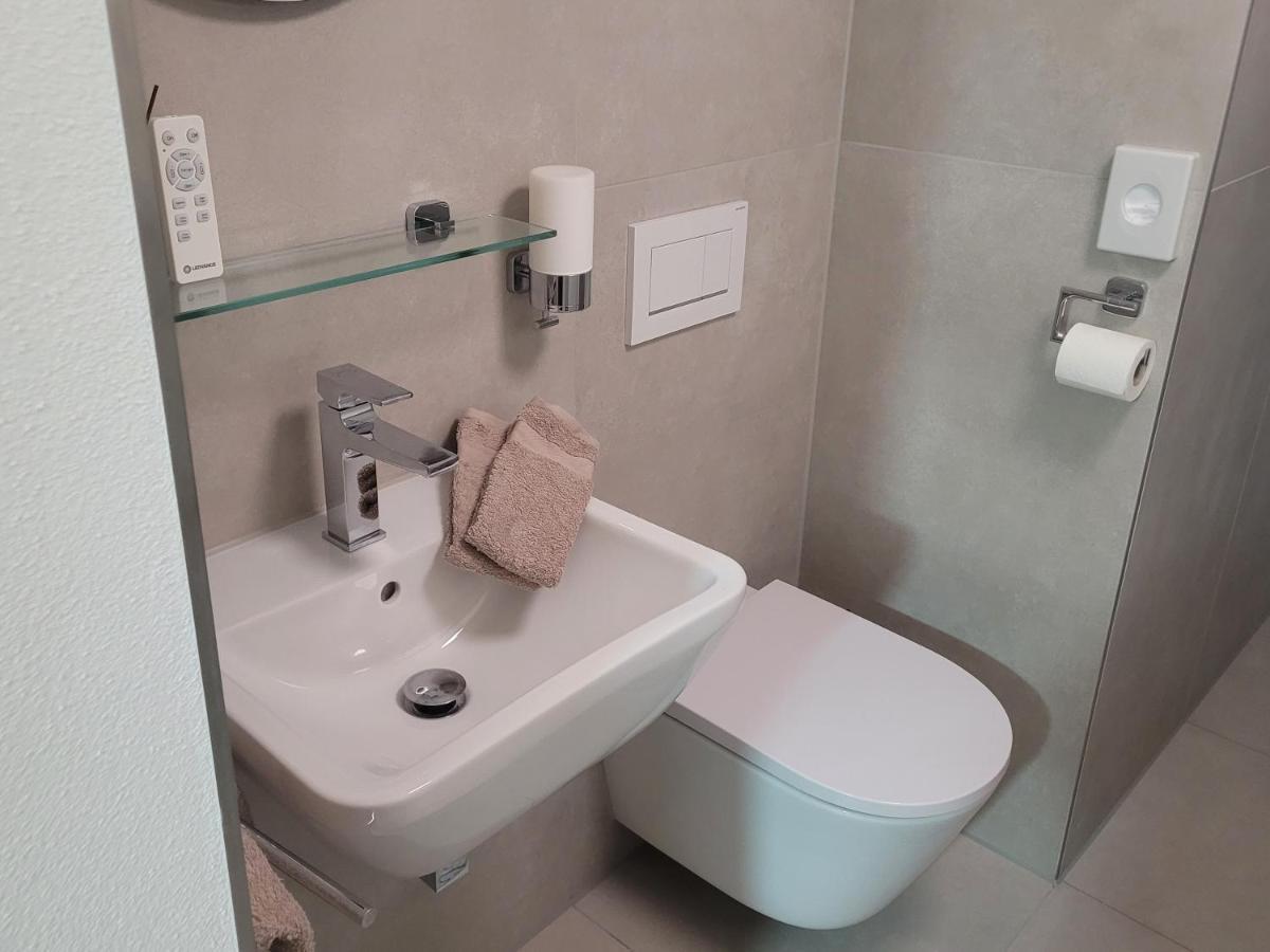 i24rooms - Gästezimmer, FeWo mit eigenem Garten Legau Exterior foto